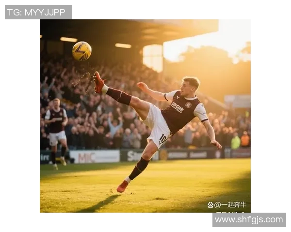 足球巨星缩小版：看不一样的足球明星魅力与拼搏精神